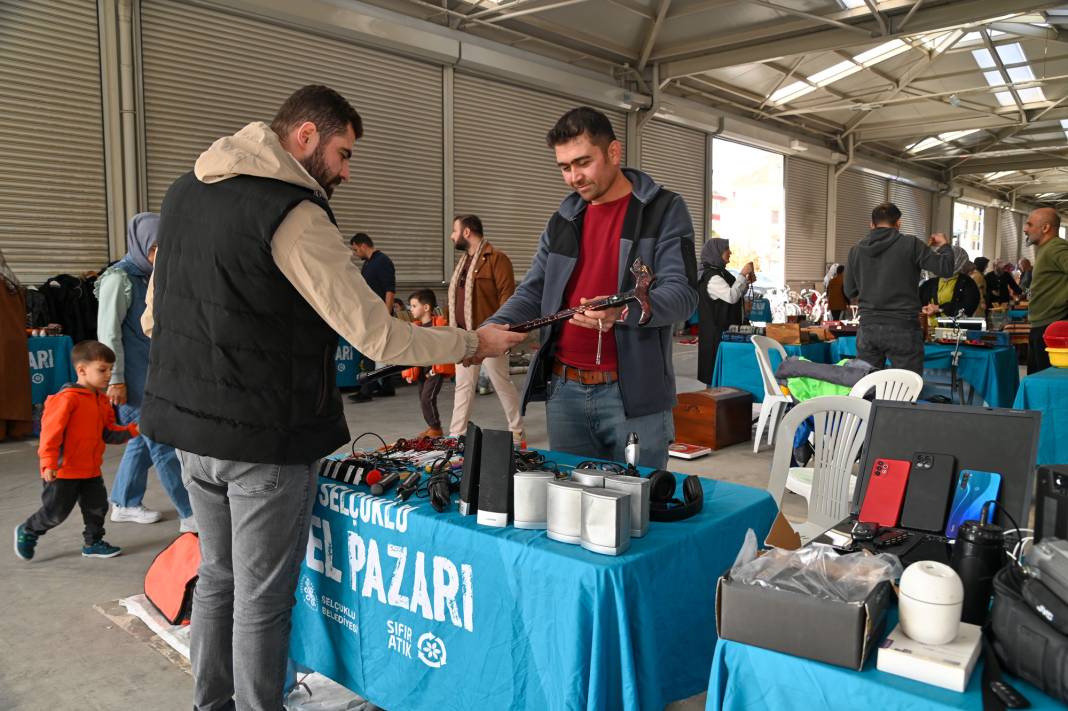 Konya’nın en ucuz pazarı! Ayda bir açılıyor 7